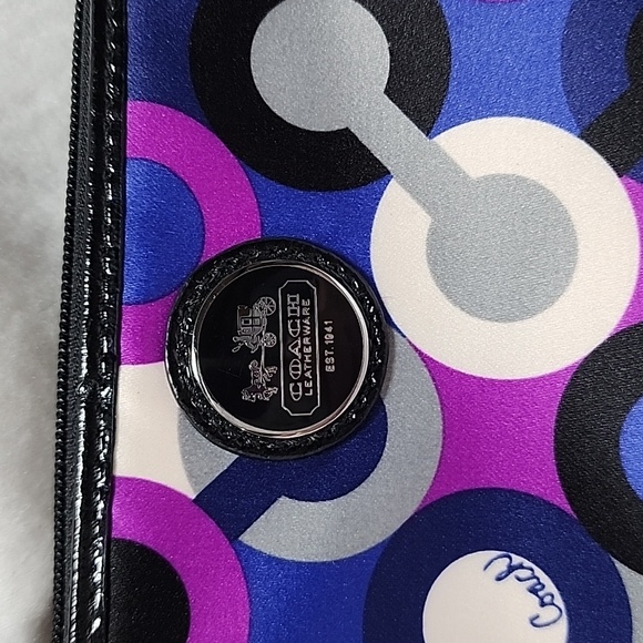 Vintage Coach Poppy Satin Fabric Wristlet - Picture 3 of 8